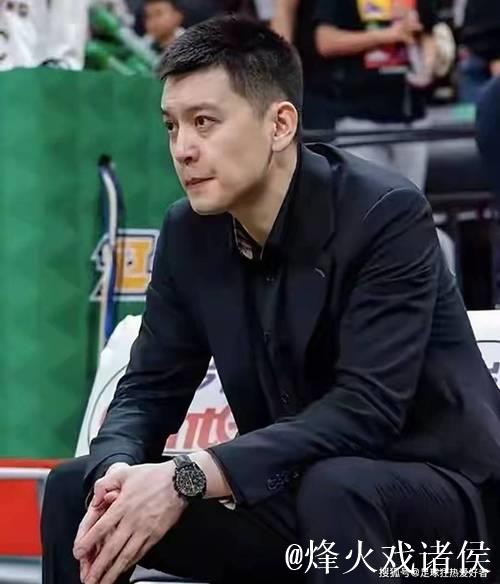 杨鸣谈惨败广厦：人员更迭引质疑，但老辽宁精神未丢